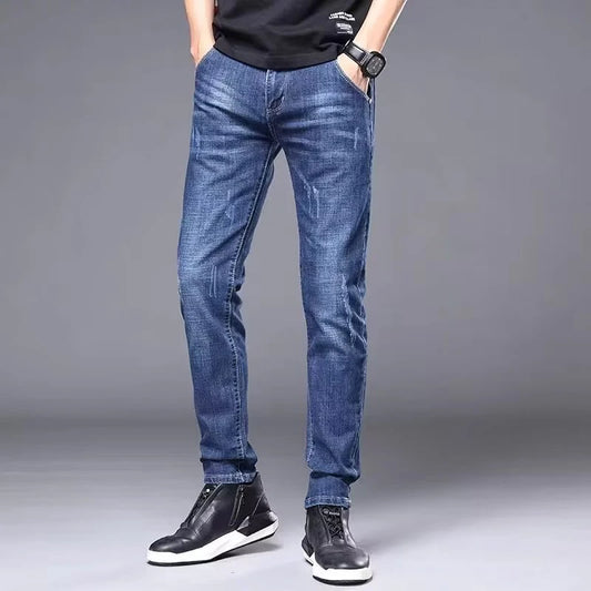 Jeans masculinos estilosos e clássicos — modelo casual para negócios, adequado para uso nas quatro estações, disponível em preto e azul, cintura média, tecido denim, calça masculina.